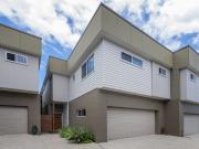 RARE 4 BEDROOM TOWNHOUSE IN FANTATSTIC LOCATION