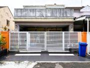 Rare 6 Bedrooms 4 Baths Double Storey End Lot Seksyen 27...