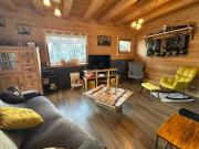 RARE À LA VENTE Chalet récent au coeur d'un hameau...