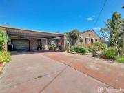 RARE FIND FACING PARKLAND IN SOUGHT AFTER LOCATION RARE FIND FACING PARKLAND IN SOUGHT AFTER LOCATION