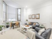 Rare find in Earl's Court!