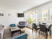 Rare gem Renovated apartment, sunny terrace & separate...