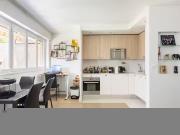 Rare gem Renovated apartment, sunny terrace & separate...