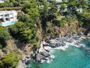 Rare Gigaro Propriété pieds dans l'eau avec accès...