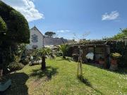 ILE GRANDE: Maison en pierre et son grand jardin abrité