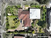 Rare opportunity developers & investors, house & granny...