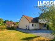 Rare propriété normande avec piscine, dépendances,...