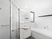 Rare Split Level Penthouse with Panoramic Ocean Views in...