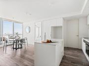 Rare Three Bedroom In Luxurious Claremont Manor