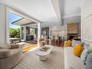 Rarely offered peninsula cottage with Harbour Bridge views