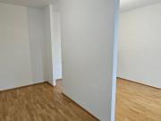 Rathausplatz 1, 2320 Schwechat helle und perfekt...