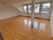 Ratingen: Tolle Dachgeschosswohnung mit großem Wohnraum...