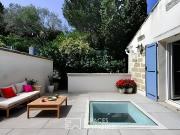 Ravissante maison rénovée avec jardin et piscine