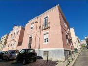 R/C de Moradia com Logradouro na Ajuda 135m²de área...