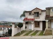 RCR 1499 Renta Casa de 3 Recámaras ubicada en colina del...