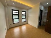 Ready for Immediate Move In: Your Modern 3 Storey Home...