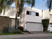 ¡Tu nuevo hogar! En Real del Molino al norte de...