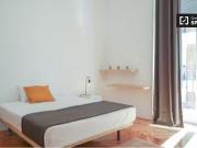 ¡En alquiler! Habitación amueblada en apartamento de 7...