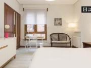 ¡Recién llegado! Habitación amueblada en piso de 5...
