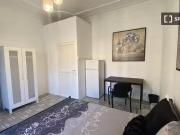 ¡Recién llegado! Habitación con balcón en Barcelona