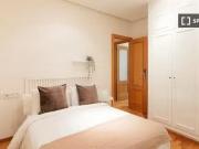 Único Habitación en piso compartido de 5 habitaciones en...