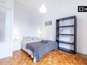 Nuevo Se alquila habitación en piso de 19 habitaciones...