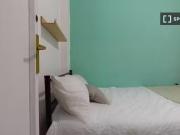 ¡Recién llegado! Se alquila habitación en piso de 4...