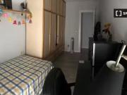 ¡Renta! Se alquila habitación en piso de 4 dormitorios...