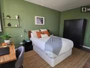 ¡Recién llegado! Se alquila habitación en piso de 6...