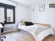 ¡Renta! Se alquila habitación en piso de 6 habitaciones...