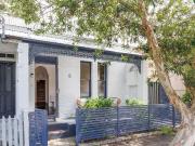 Redesigned peninsula cottage / north aspect / top location