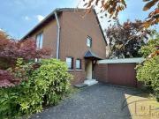 REDUZIERT Doppelhaushälfte auf einem großen...