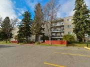 Redwood Court 2 Bedroom Apartment for Rent at 5020...