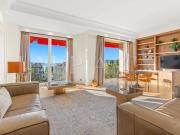 REF 1553 Cannes Centre Appartement vue mer à louer