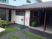 REF 17.023 Linda Casa de madeira e alvenaria...