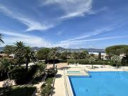 REF 271: SAINT TROPEZ APPARTEMENT EN RESIDENCE AVEC VUE MER