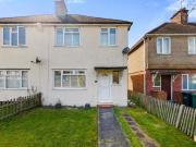 Ref: Gk Horley Road, Redhill, 3 Bedroom Semi detached