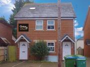 |ref: R|, Avenue Road, 2 Bedroom Flat