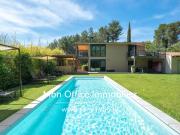 Référence: 5530 ABO. Maison contemporaine avec piscine...