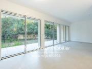 Référence: 6053 NFI Appartement 3 pièces + terrasse +...