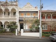 Refined city fringe living overlooking Yarra Park