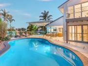 Refined Coastal Waterfront Living 802m² with Room for a...