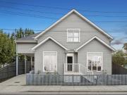 Refined Hamptons Style in a Quiet Pocket