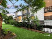 Refined Living in the Heart of Bulimba