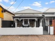 Refined Luxury Meets Timeless Architecture Stunning 4... Refined Luxury Meets Timeless Architecture Stunning 4...