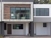 Reforma y Ferrocarriles Nacionales, Toluca, EDOMEX. Casa...