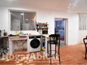 REFORMADO CON DOS SALONES Y TERRAZA EN EL CENTRO