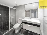 REFRESHED UNIT IN THE HEART OF PARRAMATTA!