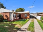 Refurbished 3 Bedroom Home with Lifestyle Convenience on...
