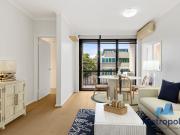 REFURBISHED APARTMENT IN LEAFY GLEN IRIS